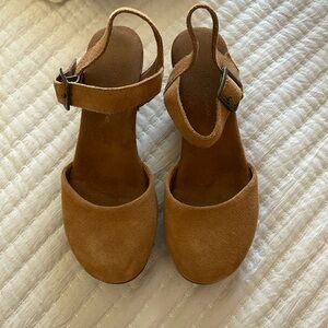 House of Harlow Clogs